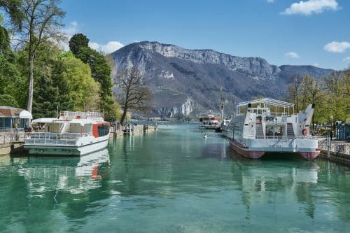 bateau sur lac d'annecy